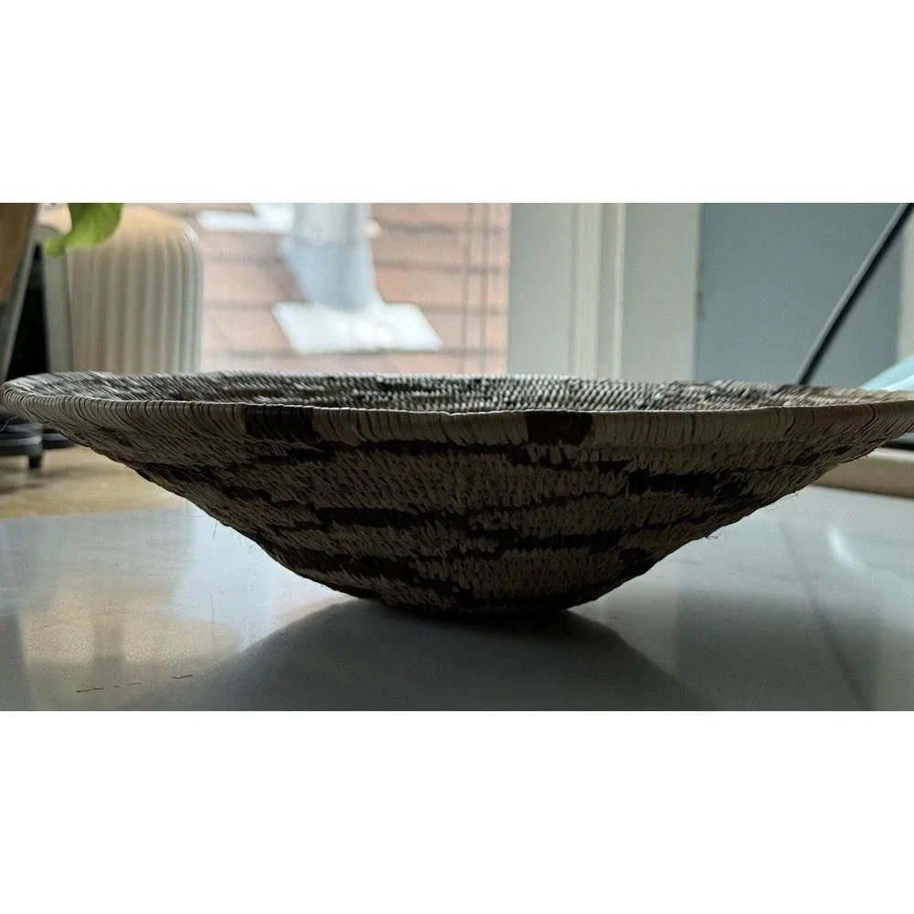 MEDIUM SIZE VINTAGE WOVEN COILED BASKET Farmhouse Boho